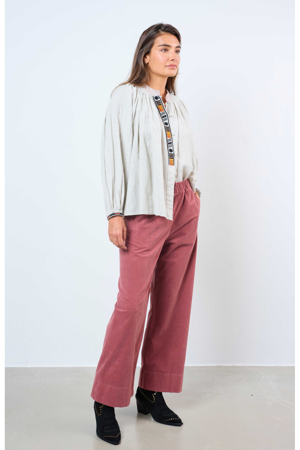 PANTALON EN VELOURS LISSE - 3