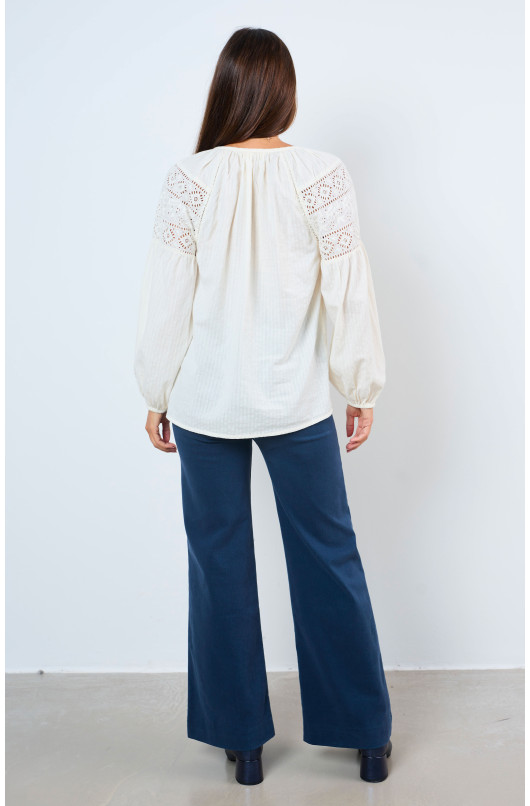 GEBORDUURDE WITTE BLOUSE - 3