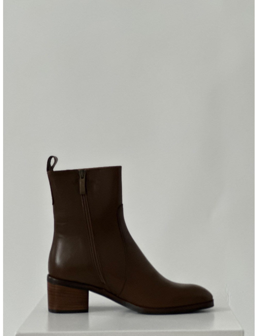 boots cuir talon bois zippée coté - 