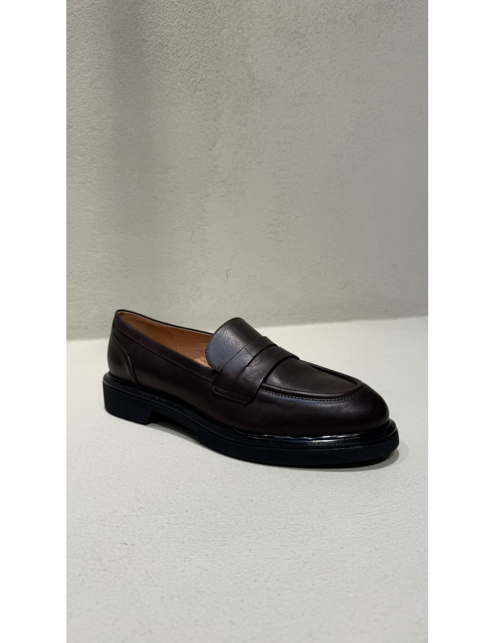 mocassin en cuir semelle gomme - 